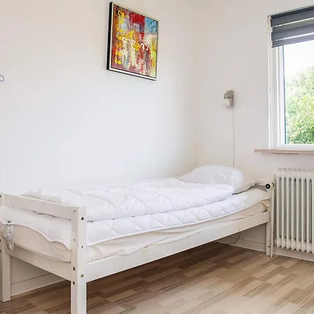 5 Person In Skjern-by Traum *